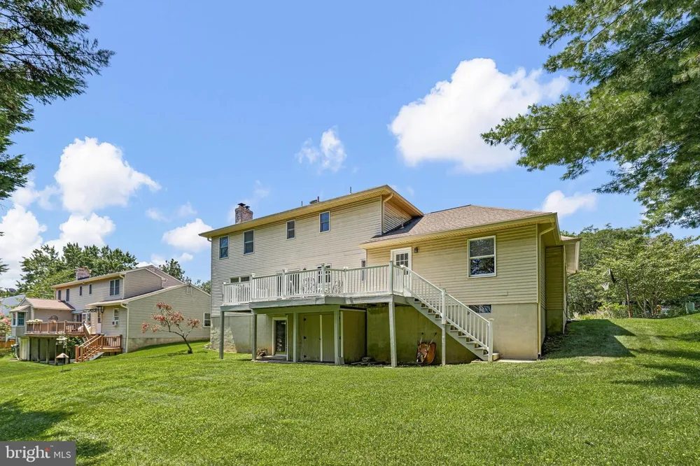 119 E WILKERDEAN DRIVE E Newark, DE 19711
