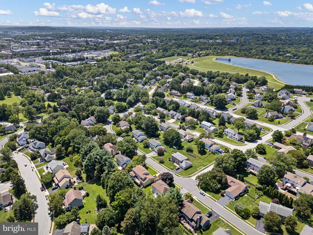 119 E WILKERDEAN DRIVE E Newark, DE 19711