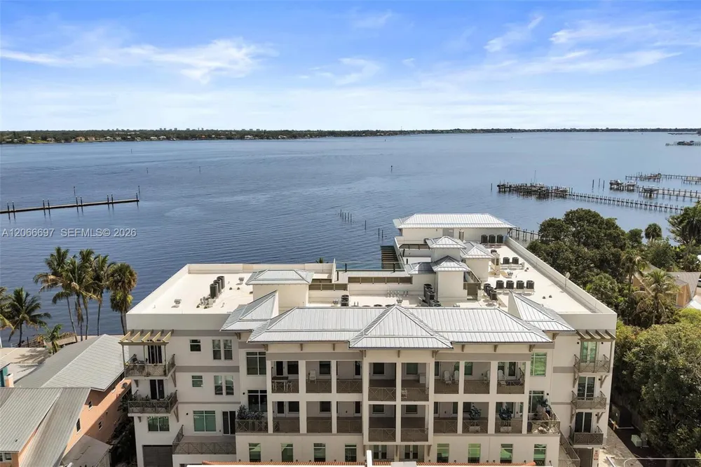 41 SW Seminole St #Unit #3-10 Stuart, FL 34994