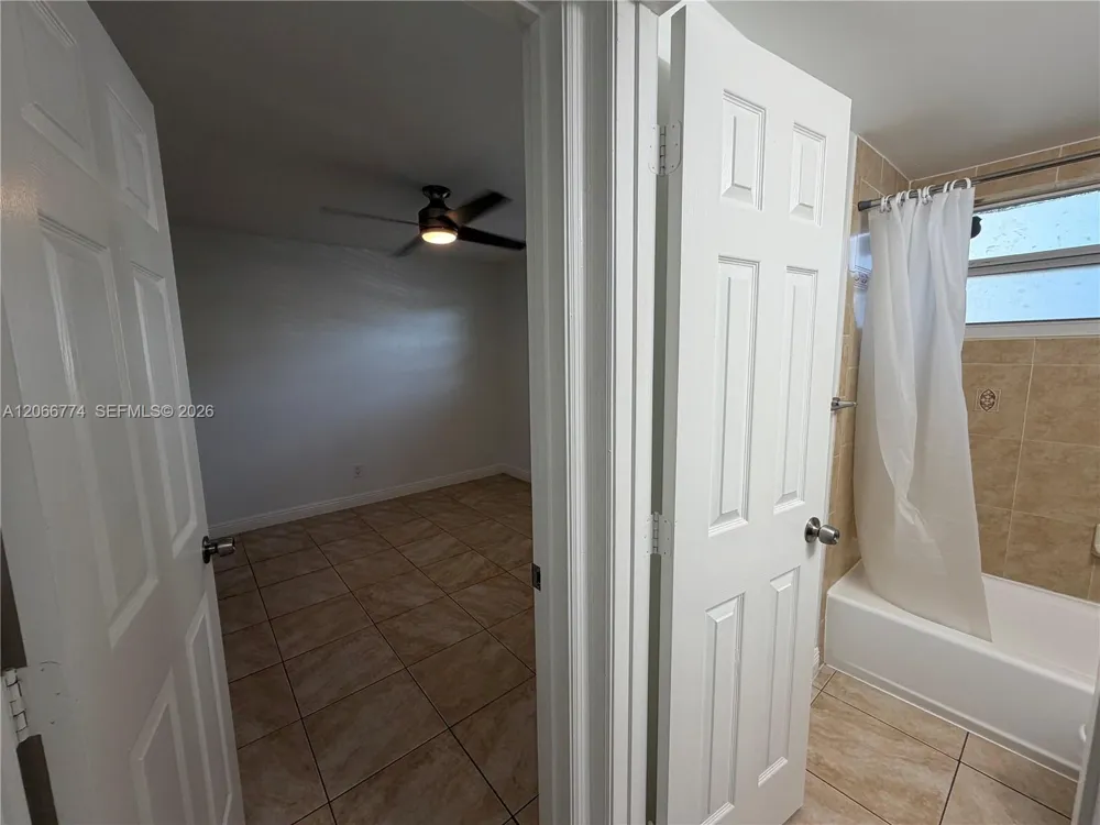 5621 SW 36th Ct #105 Davie, FL 33314