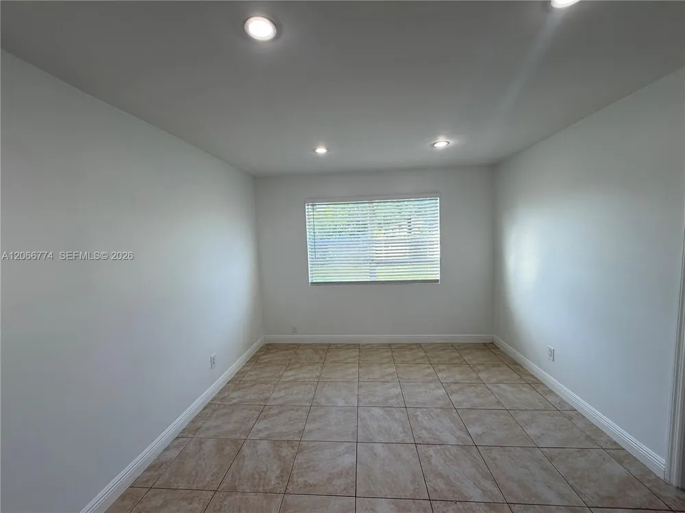 5621 SW 36th Ct #105 Davie, FL 33314