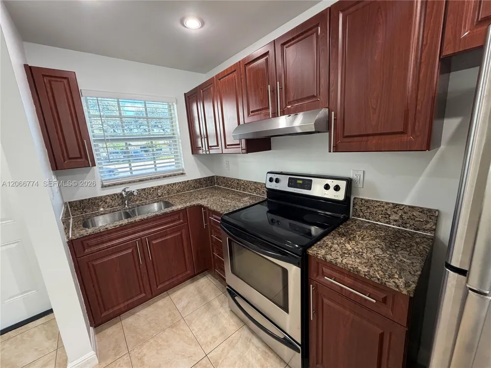 5621 SW 36th Ct #105 Davie, FL 33314