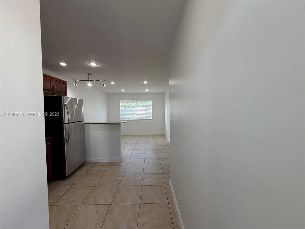 5621 SW 36th Ct #105 Davie, FL 33314