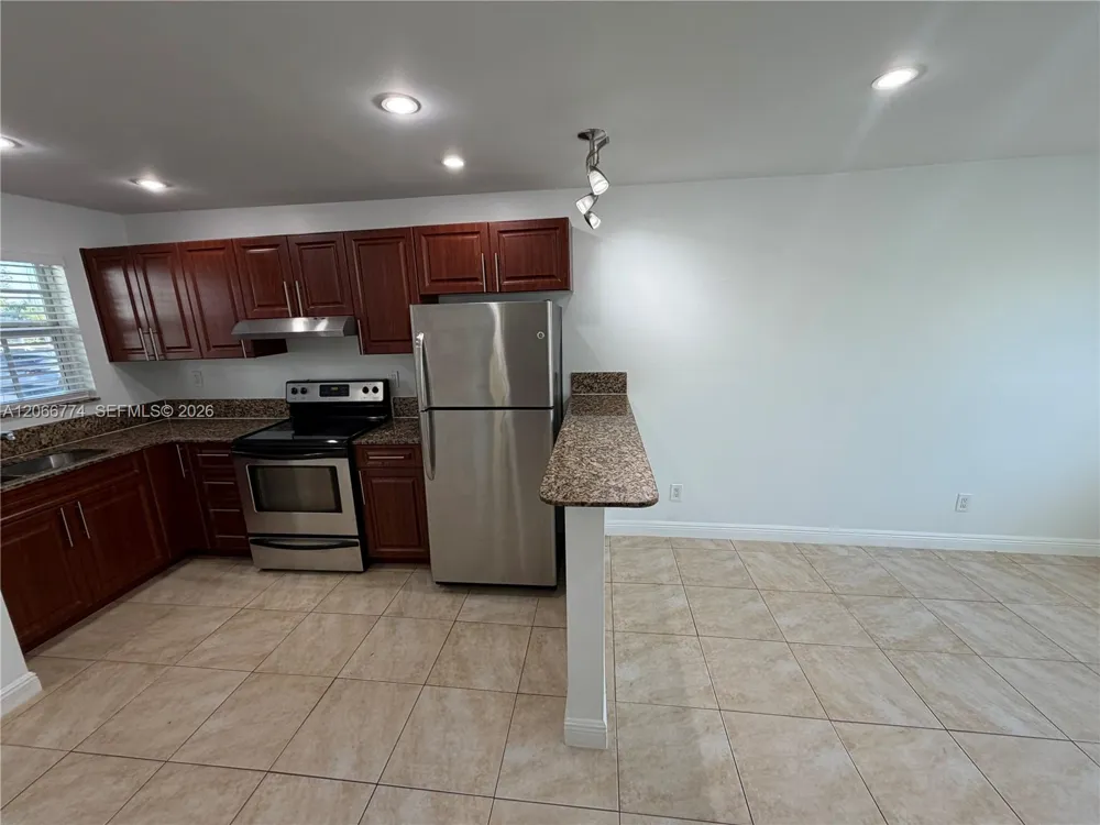 5621 SW 36th Ct #105 Davie, FL 33314