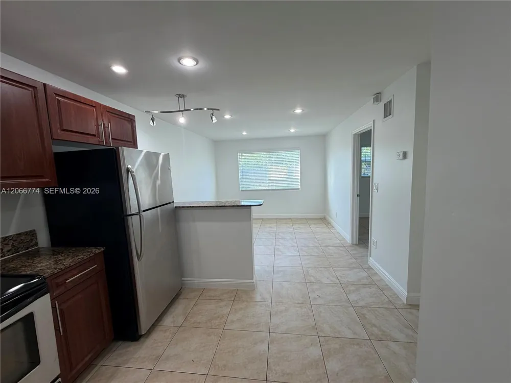 5621 SW 36th Ct #105 Davie, FL 33314