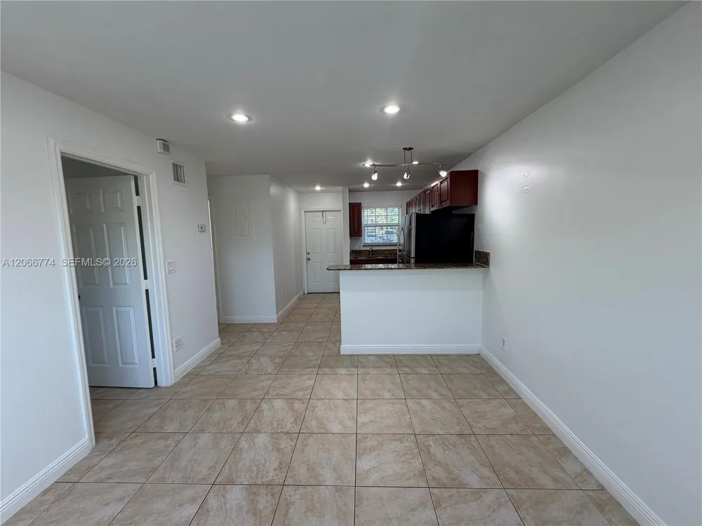5621 SW 36th Ct #105 Davie, FL 33314