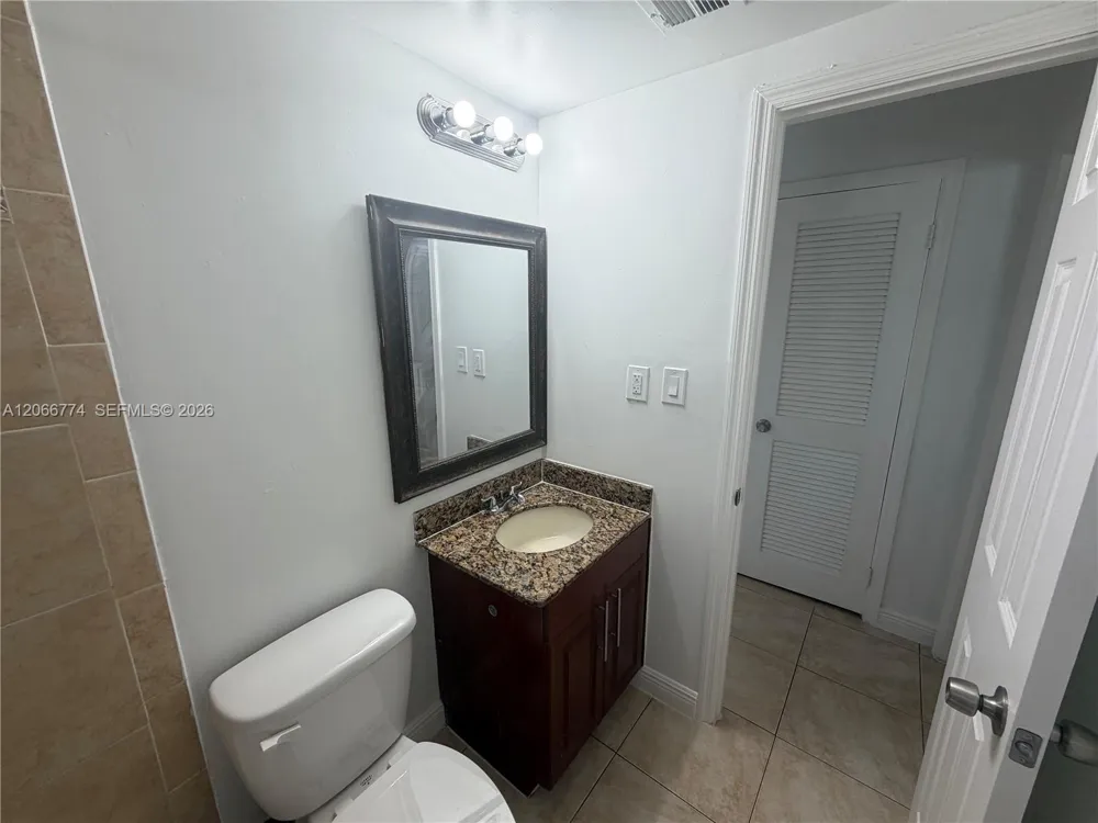 5621 SW 36th Ct #105 Davie, FL 33314