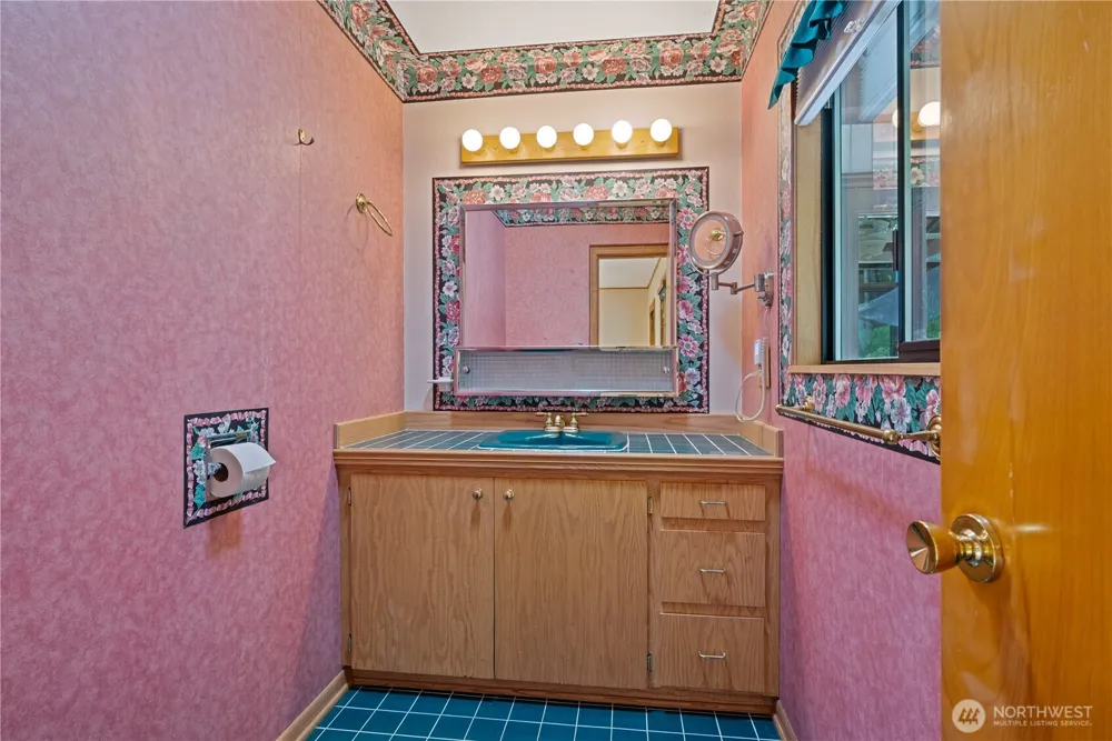 132 Alpha Longview, WA 98632
