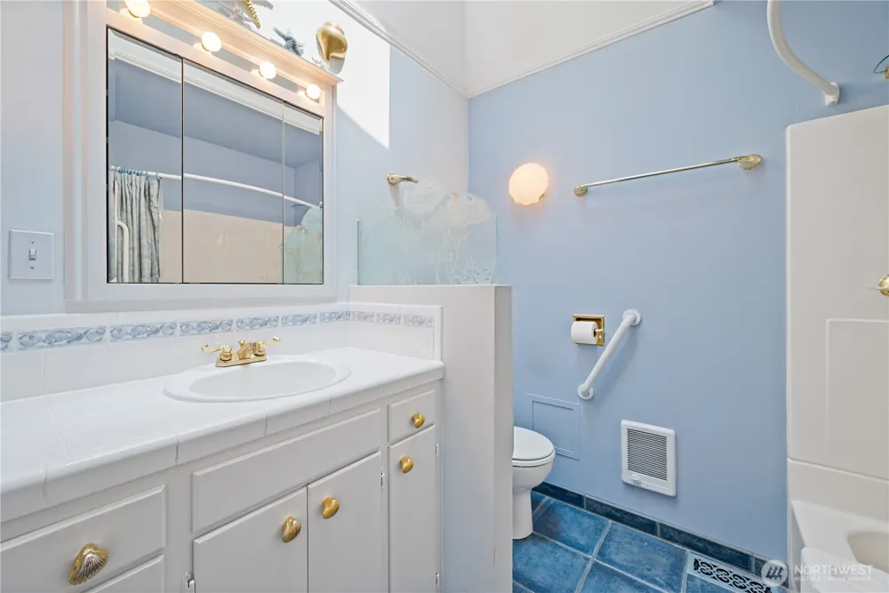 132 Alpha Longview, WA 98632