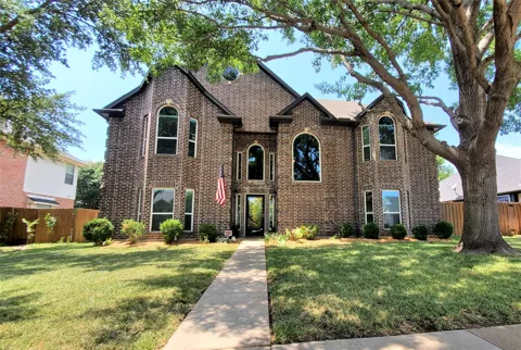 912 Blackstone Drive