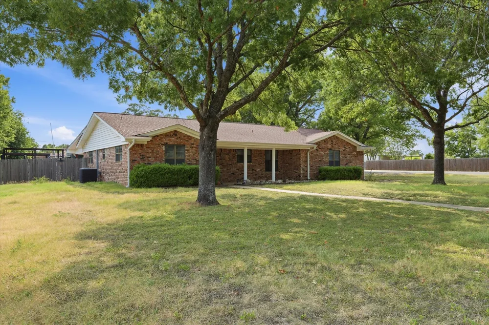 140 Towne West Drive Lorena, TX 76655