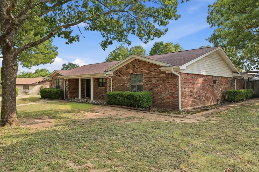 140 Towne West Drive Lorena, TX 76655