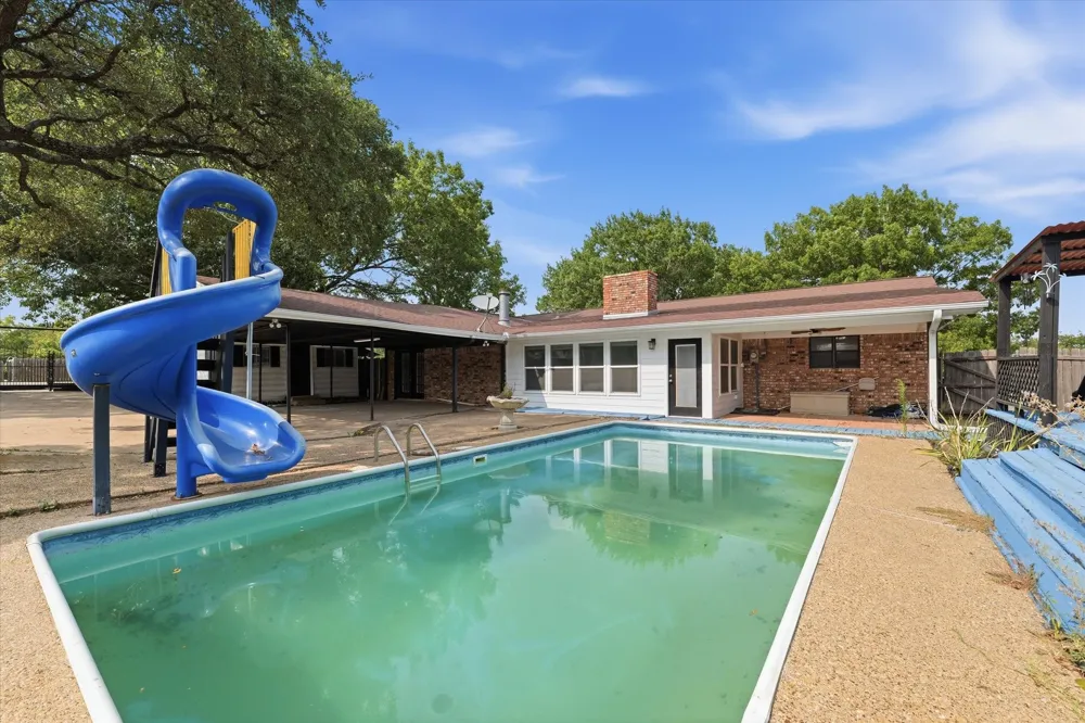 140 Towne West Drive Lorena, TX 76655