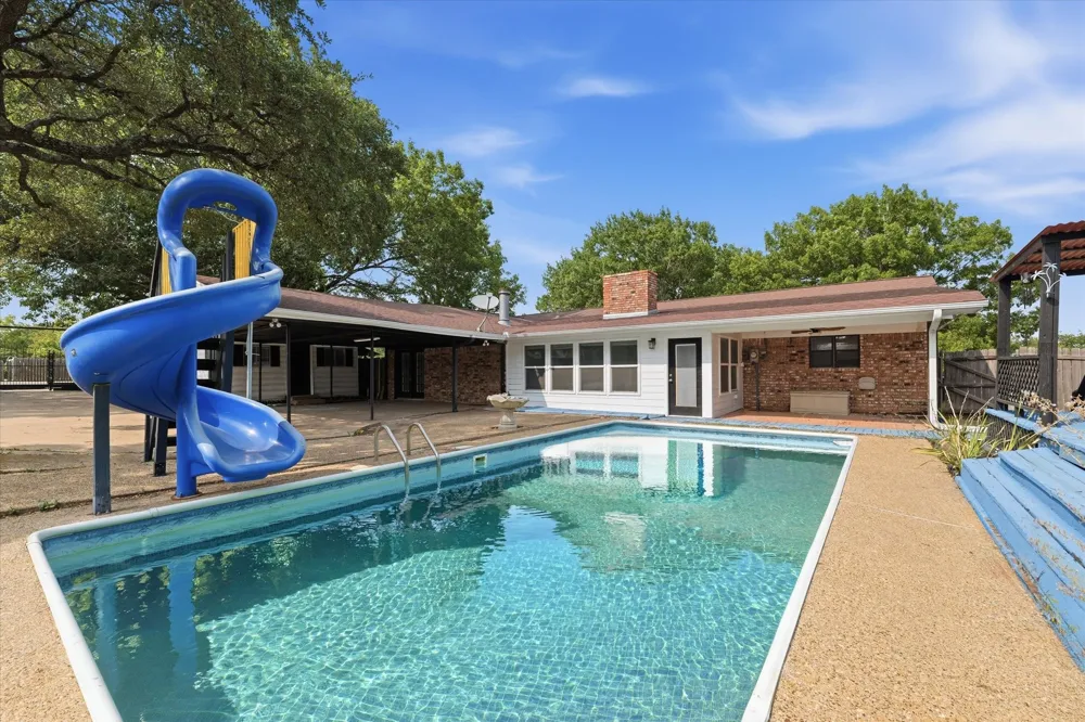 140 Towne West Drive Lorena, TX 76655