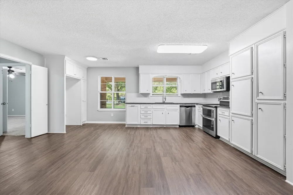 140 Towne West Drive Lorena, TX 76655