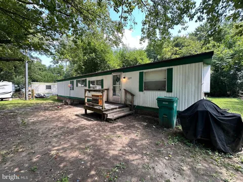 229 LAMBERT DRIVE