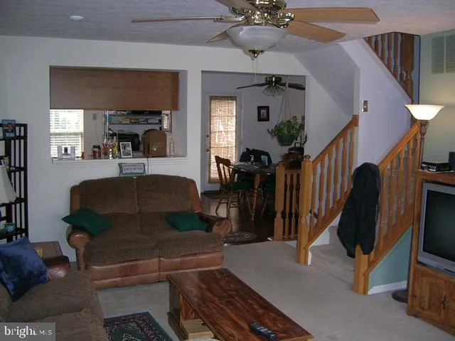4 E SHETLAND COURT Newark, DE 19711