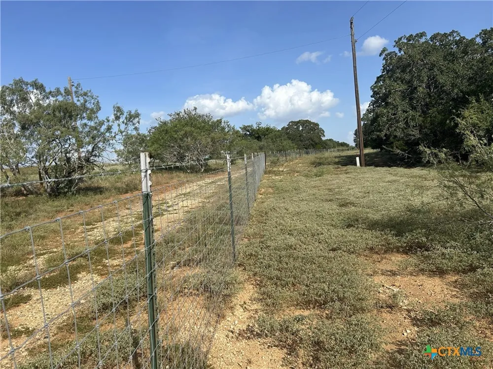 240 Private Road 4601 Road Waelder, TX 78959