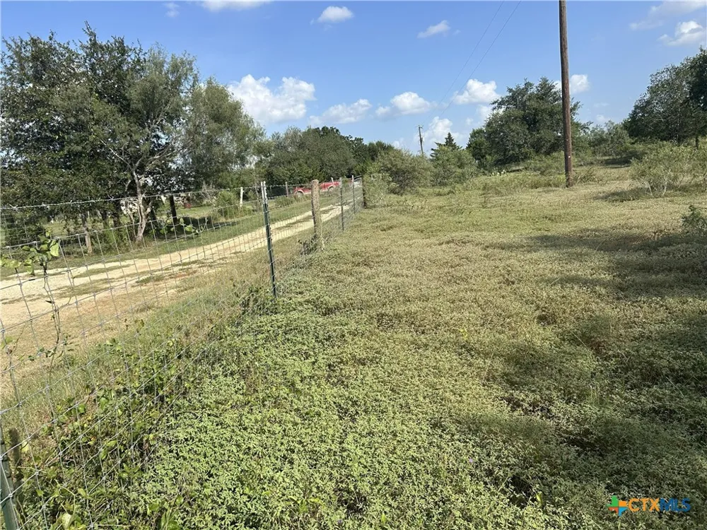 240 Private Road 4601 Road Waelder, TX 78959