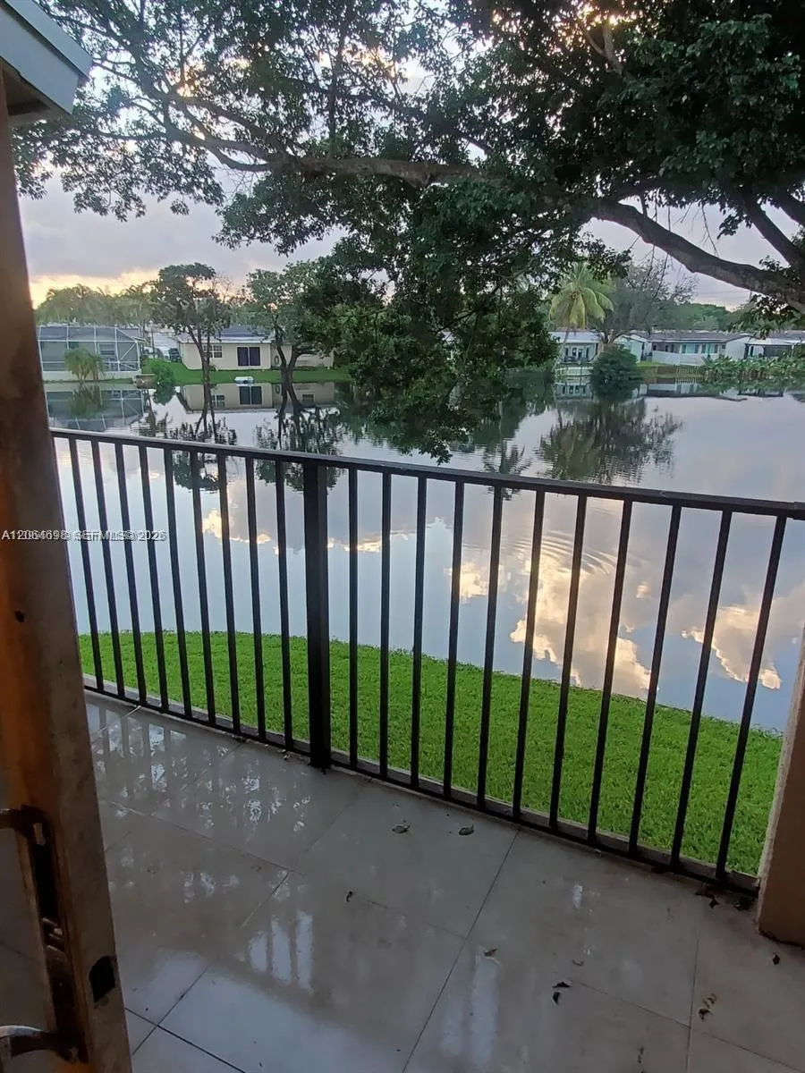 1851 NW 96th Ter #6C Pembroke Pines, FL 33024