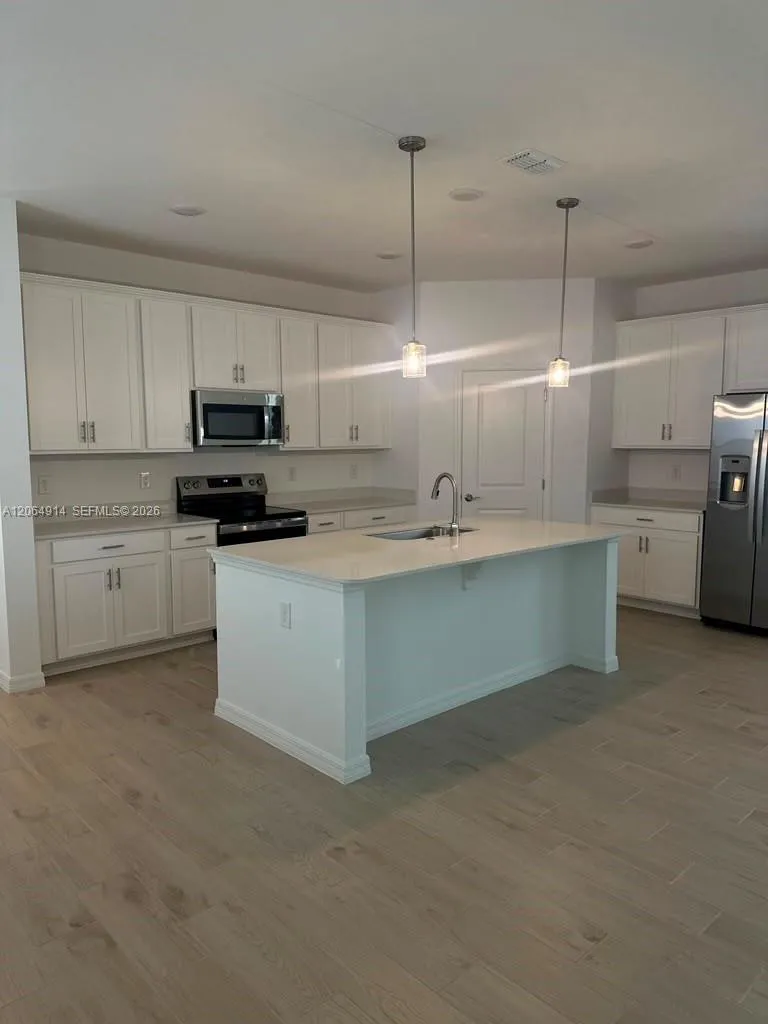 1828 SHADOW BOX BEND #1828 Saint Cloud, FL 34771