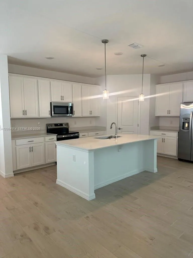1828 SHADOW BOX BEND #1828 Saint Cloud, FL 34771