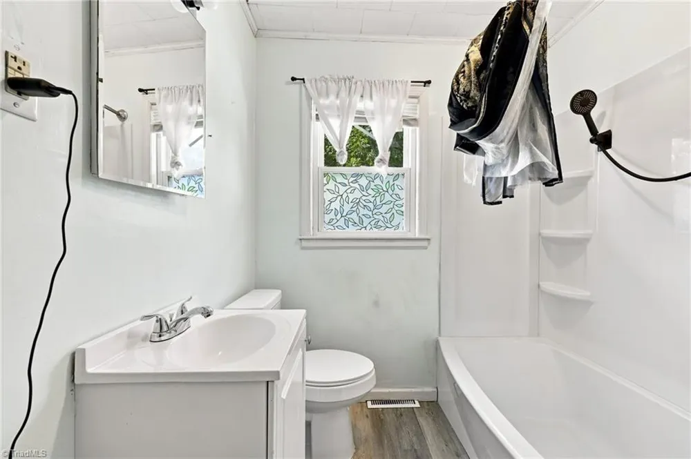 1208 Wallace Street Burlington, NC 27217