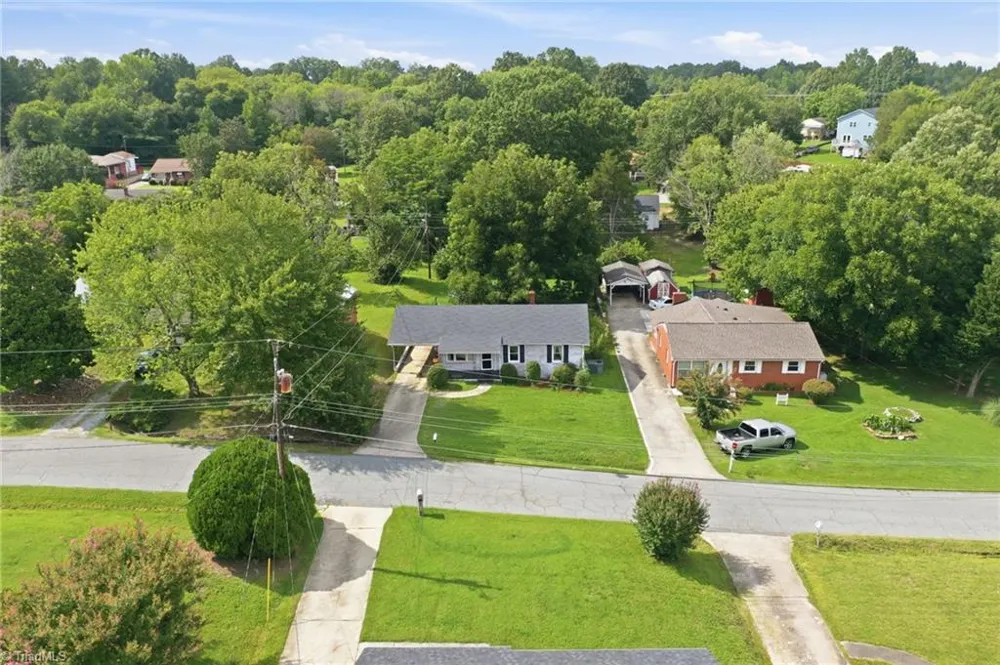 1208 Wallace Street Burlington, NC 27217
