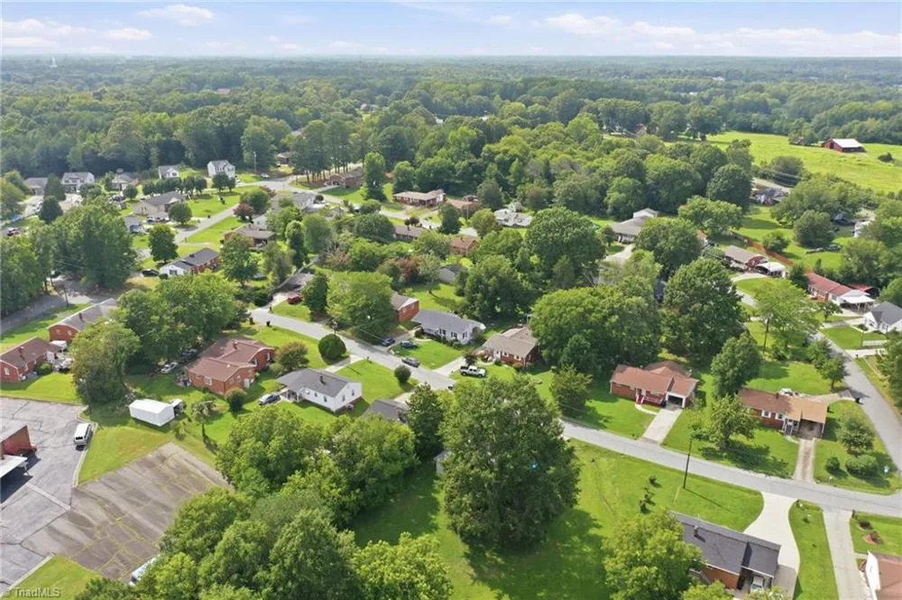 1208 Wallace Street Burlington, NC 27217