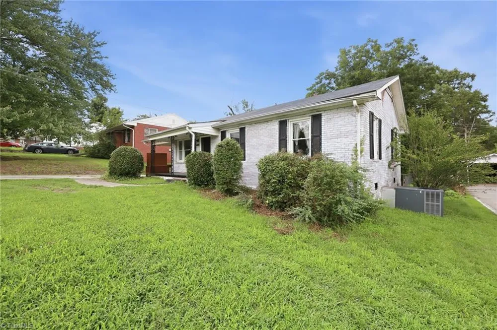 1208 Wallace Street Burlington, NC 27217