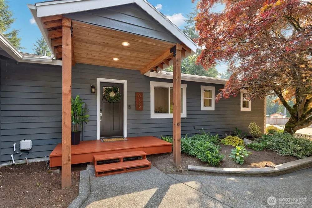 635 NE Stenman Lane Poulsbo, WA 98370