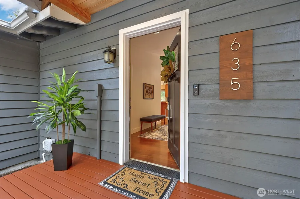 635 NE Stenman Lane Poulsbo, WA 98370