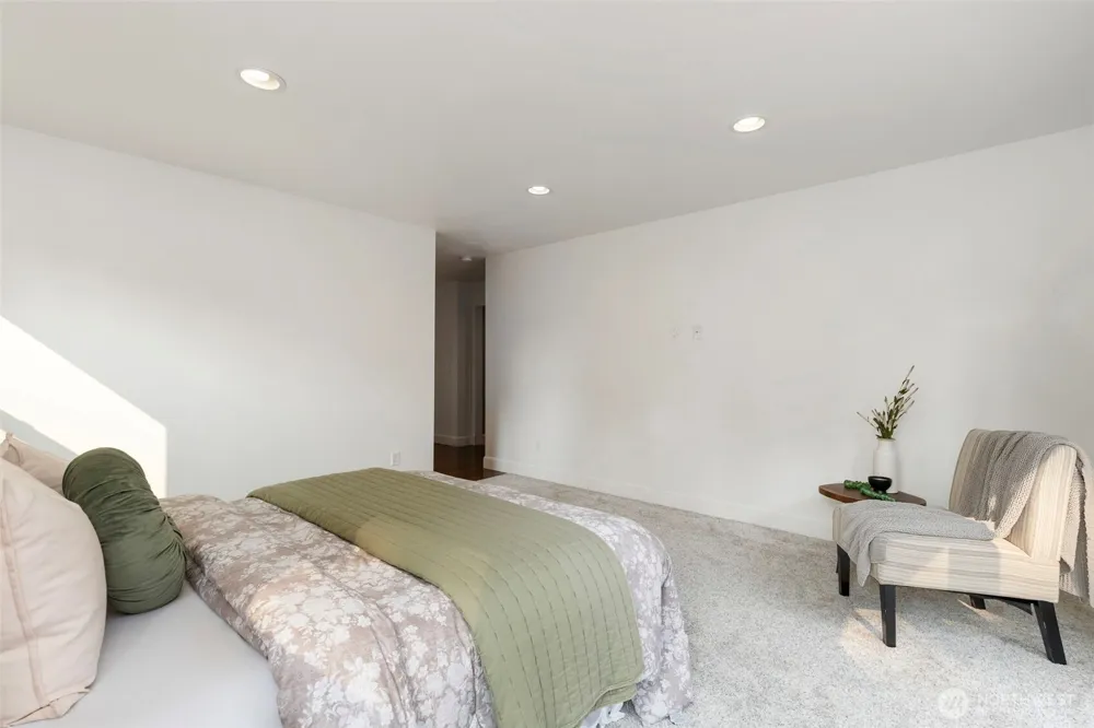 635 NE Stenman Lane Poulsbo, WA 98370