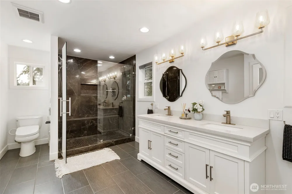 635 NE Stenman Lane Poulsbo, WA 98370