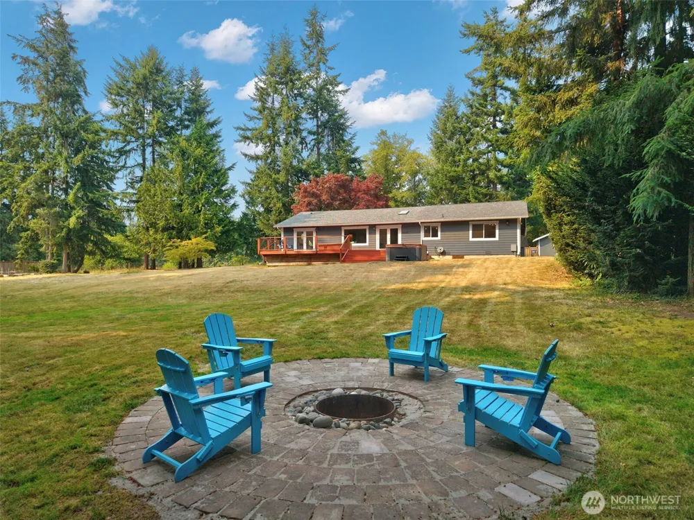 635 NE Stenman Lane Poulsbo, WA 98370
