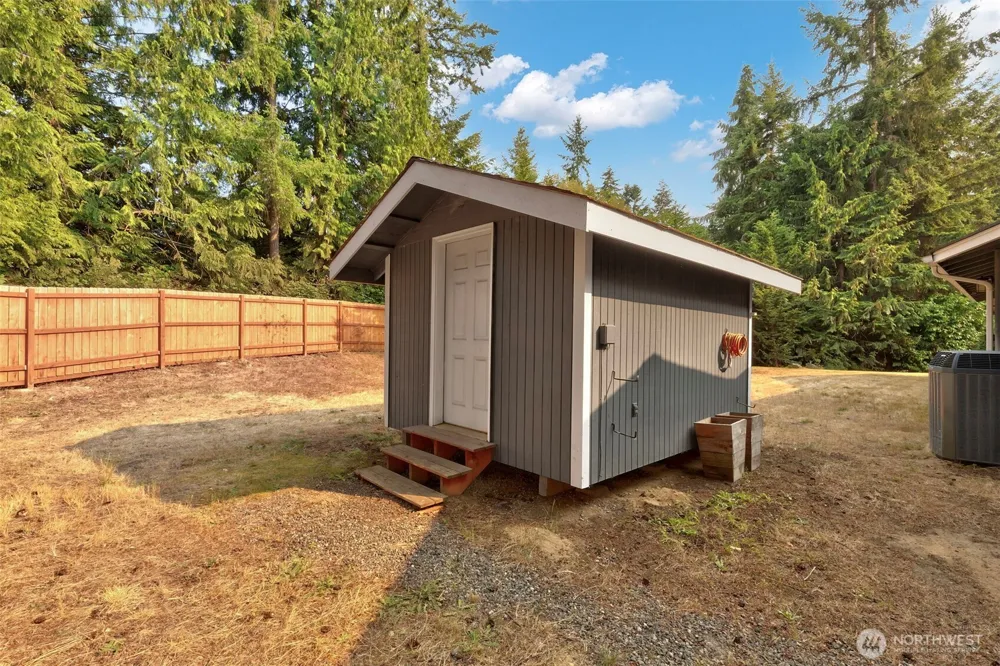 635 NE Stenman Lane Poulsbo, WA 98370
