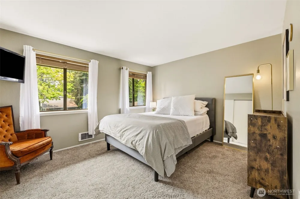 13229 SE 256th Street #J4 Kent, WA 98042
