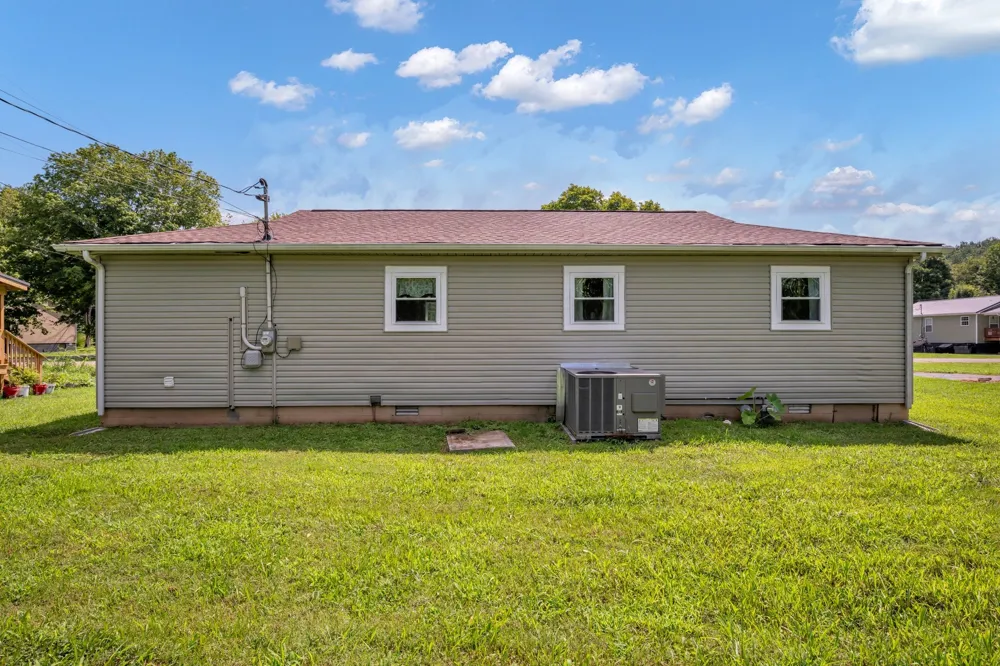 206 Murphree Ave Waverly, TN 37185