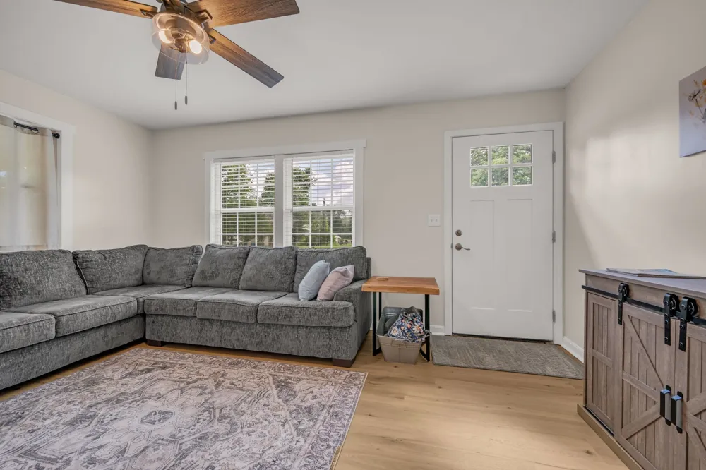 206 Murphree Ave Waverly, TN 37185