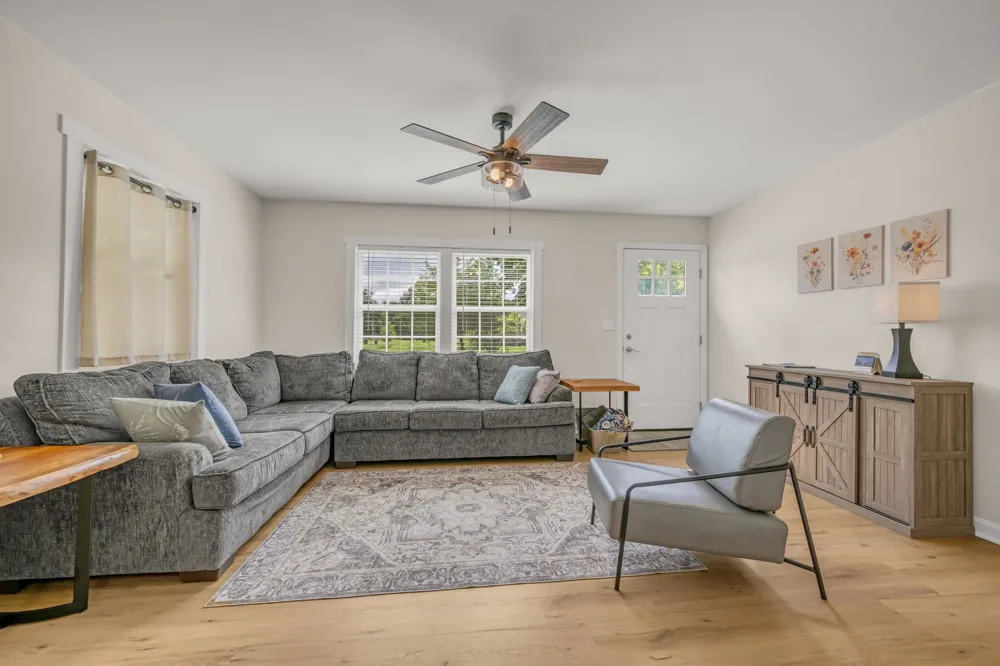206 Murphree Ave Waverly, TN 37185