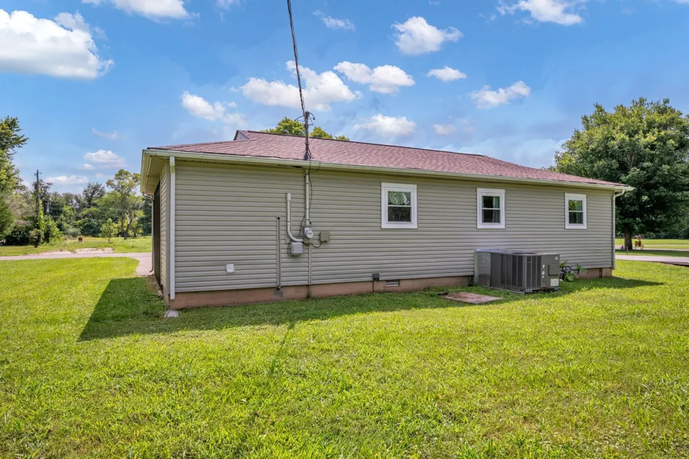 206 Murphree Ave Waverly, TN 37185