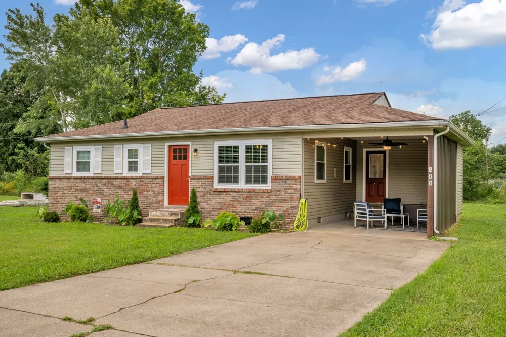 206 Murphree Ave Waverly, TN 37185
