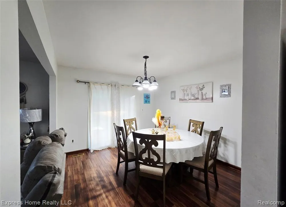 36177 Waltham Drive Sterling Heights City, MI 48310