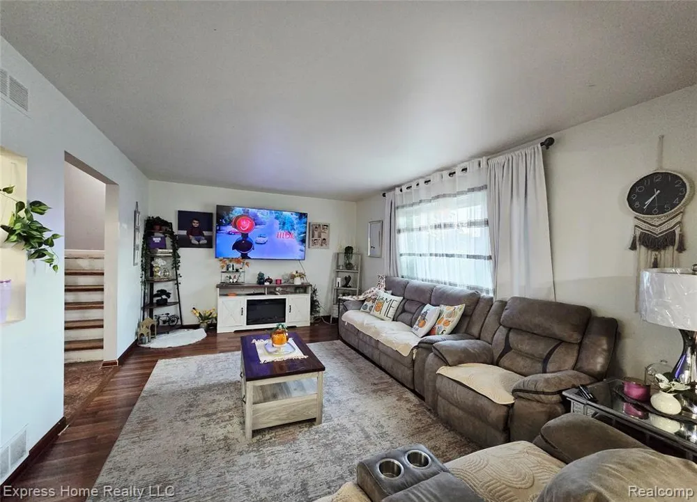 36177 Waltham Drive Sterling Heights City, MI 48310