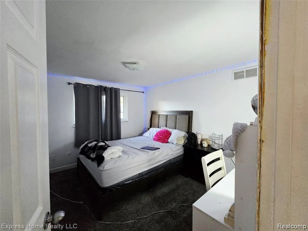 36177 Waltham Drive Sterling Heights City, MI 48310