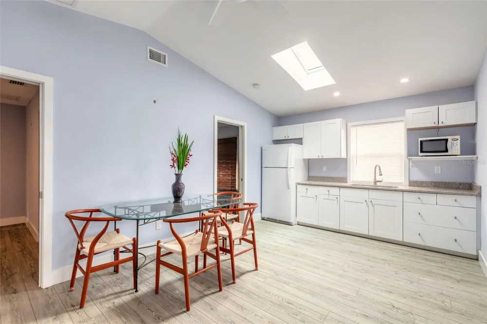 808 E 16TH AVENUE New Smyrna Beach, FL 32169