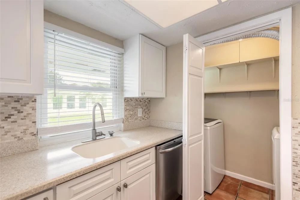 808 E 16TH AVENUE New Smyrna Beach, FL 32169