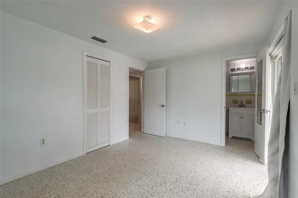 808 E 16TH AVENUE New Smyrna Beach, FL 32169