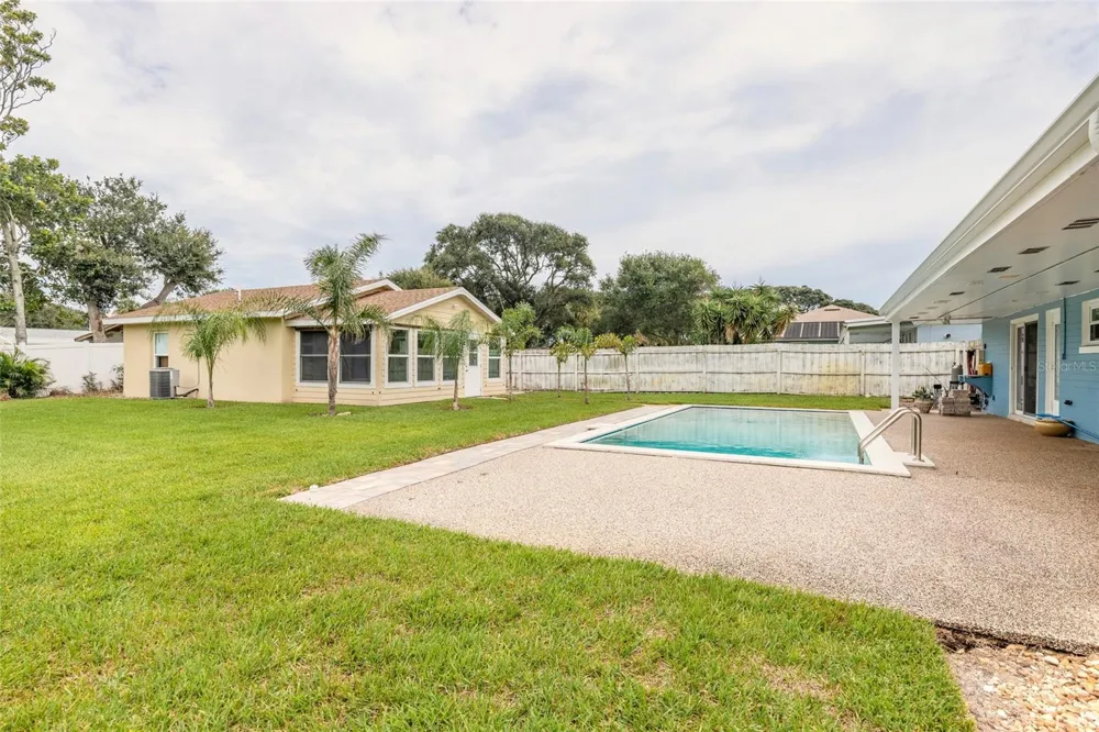 808 E 16TH AVENUE New Smyrna Beach, FL 32169