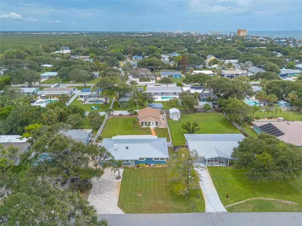 808 E 16TH AVENUE New Smyrna Beach, FL 32169